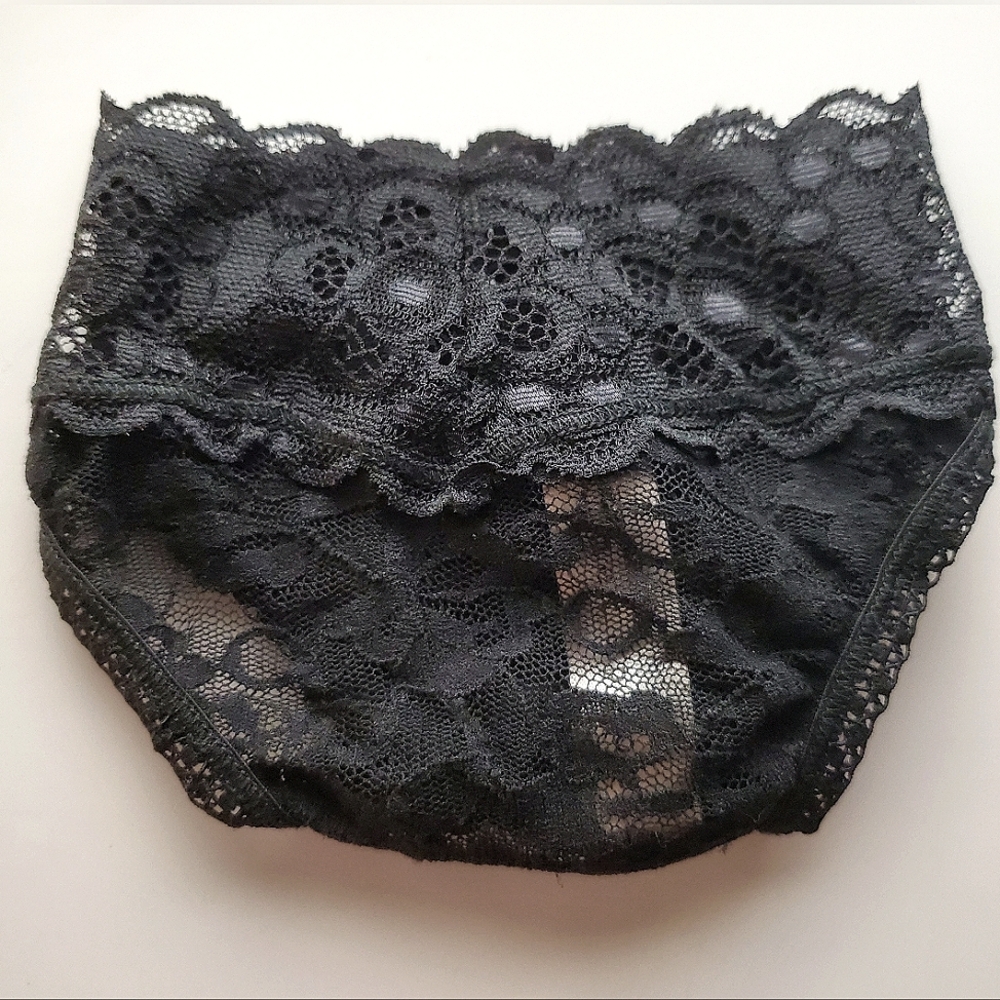 *NWOT* Black Lace Thong, Medium
